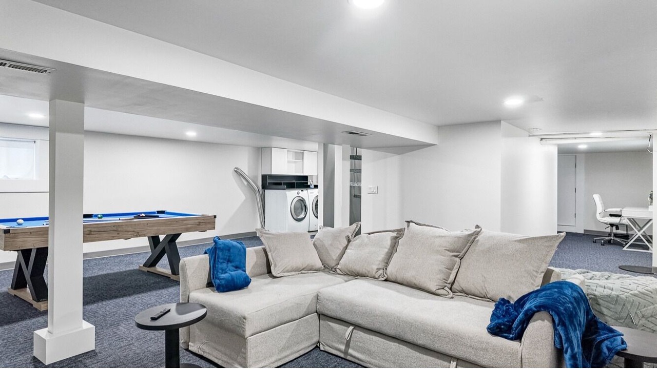 Photo of Livingroom in Harrison/Denny-Blaine