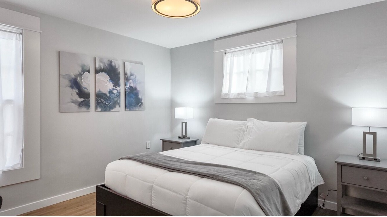 Photo of Bedroom in Harrison/Denny-Blaine