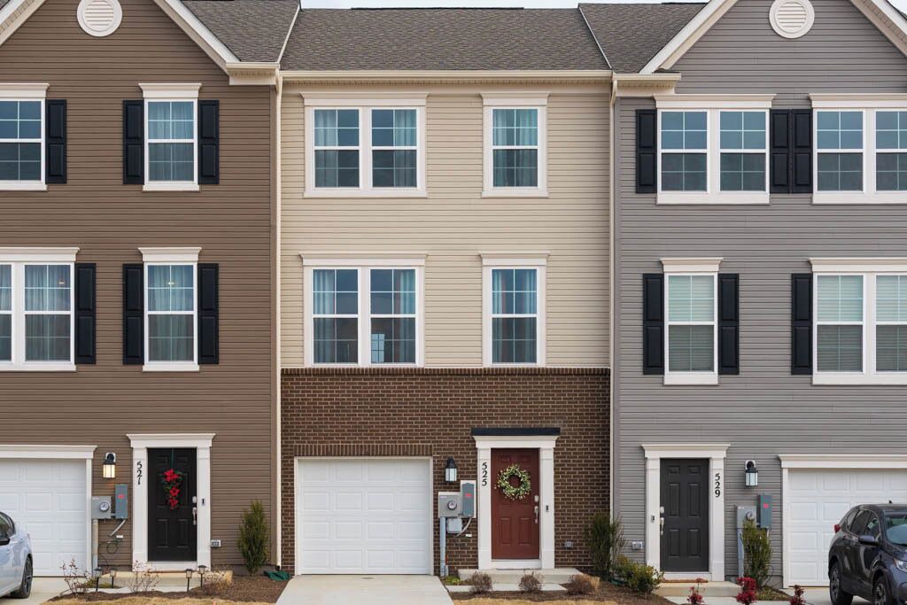 Photo of Others in Charles Town
