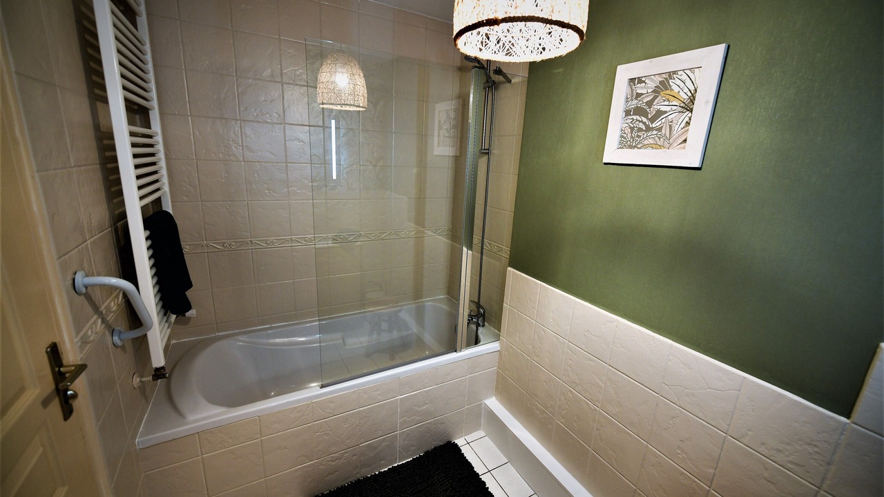 Photo of Bathroom in Taden
