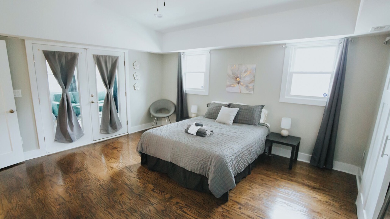 Photo of Bedroom in Downtown