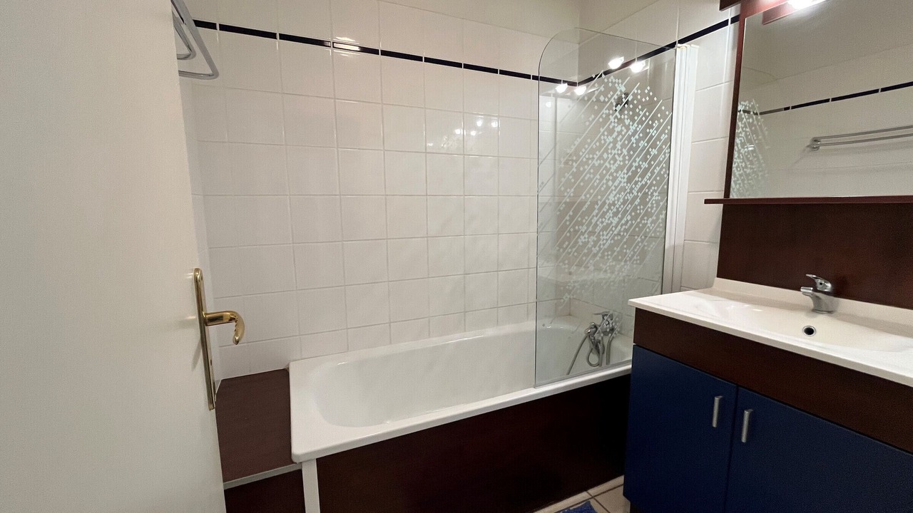 Photo of Bathroom in La Roche-Posay