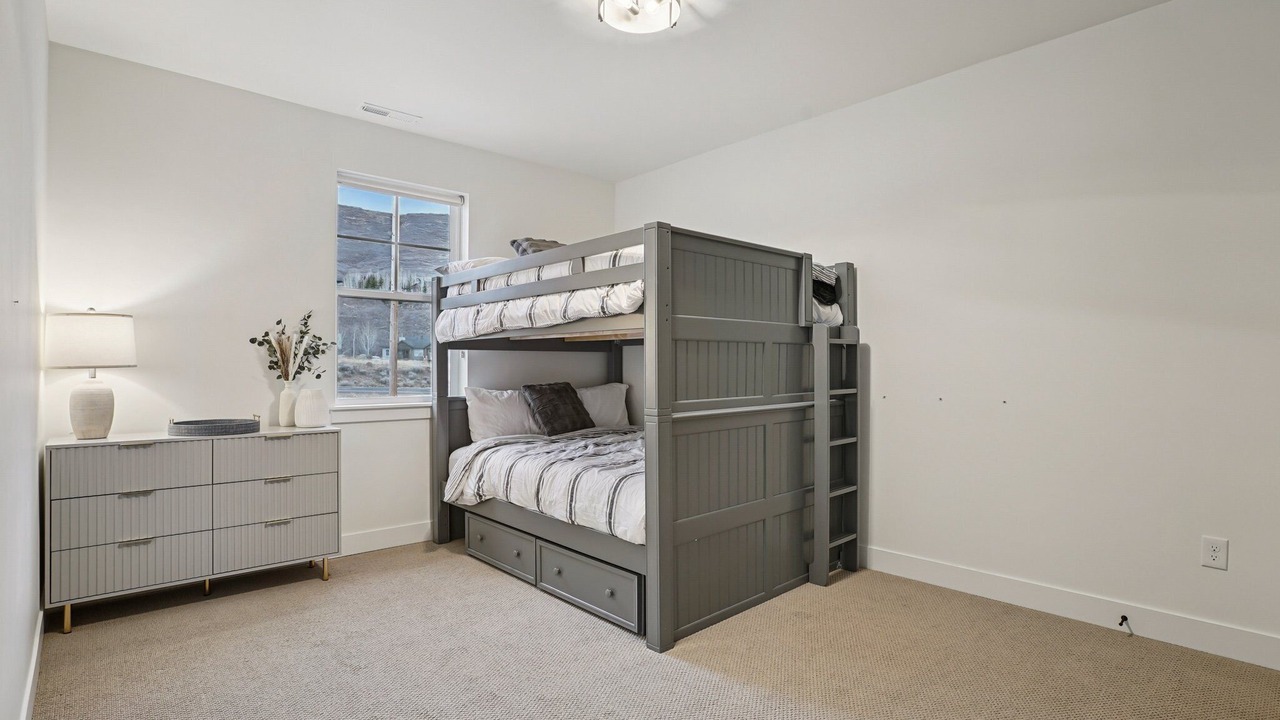 Photo of Bedroom in Deer Mountain