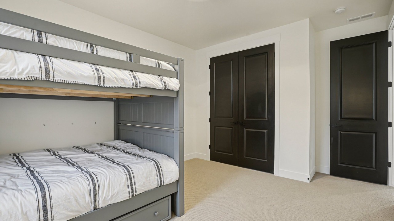 Photo of Bedroom in Deer Mountain