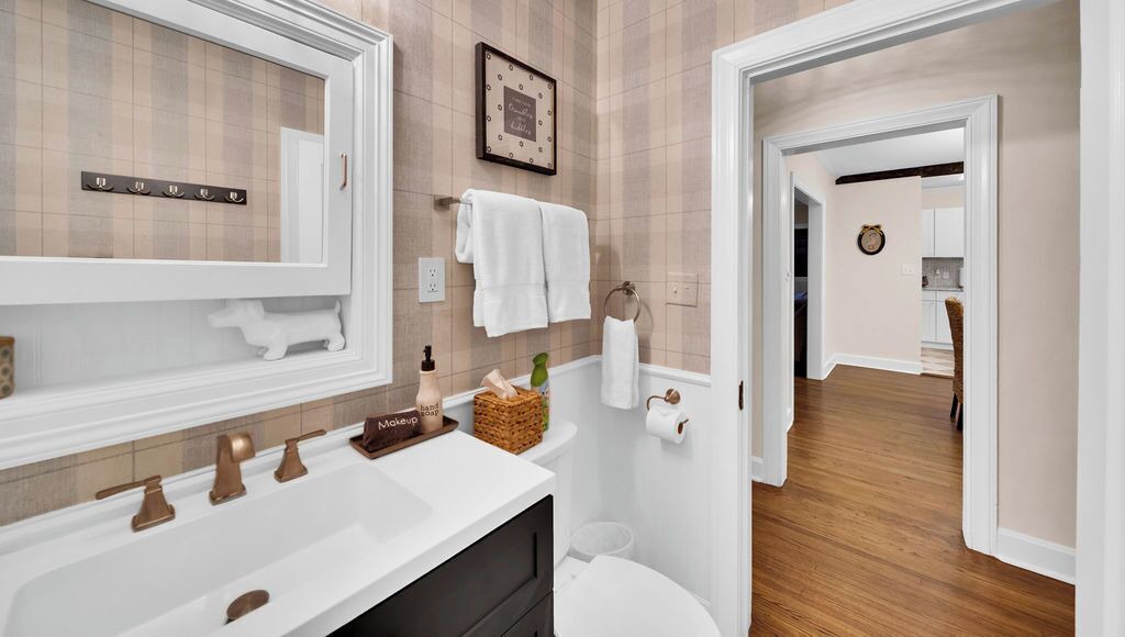 Photo of Bathroom in Cherry Street