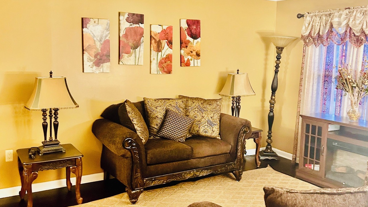 Photo of Livingroom in St. Charles