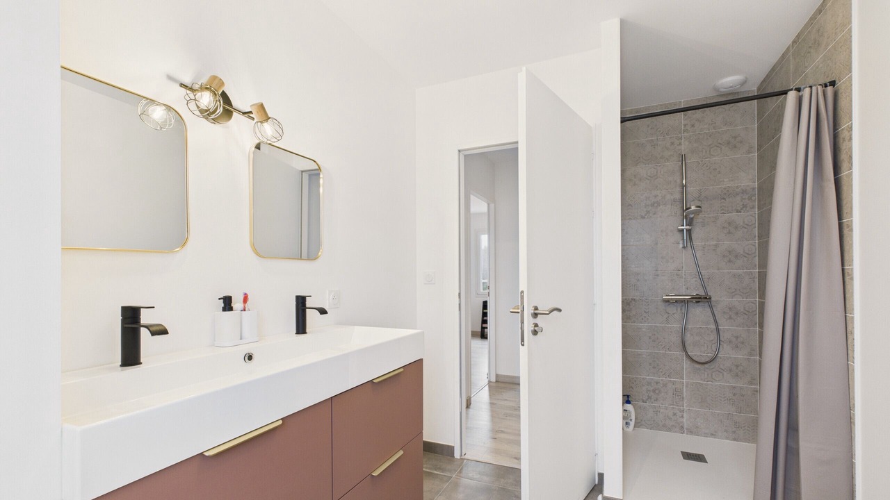 Photo of Bathroom in Saint-Vincent-sur-Jard