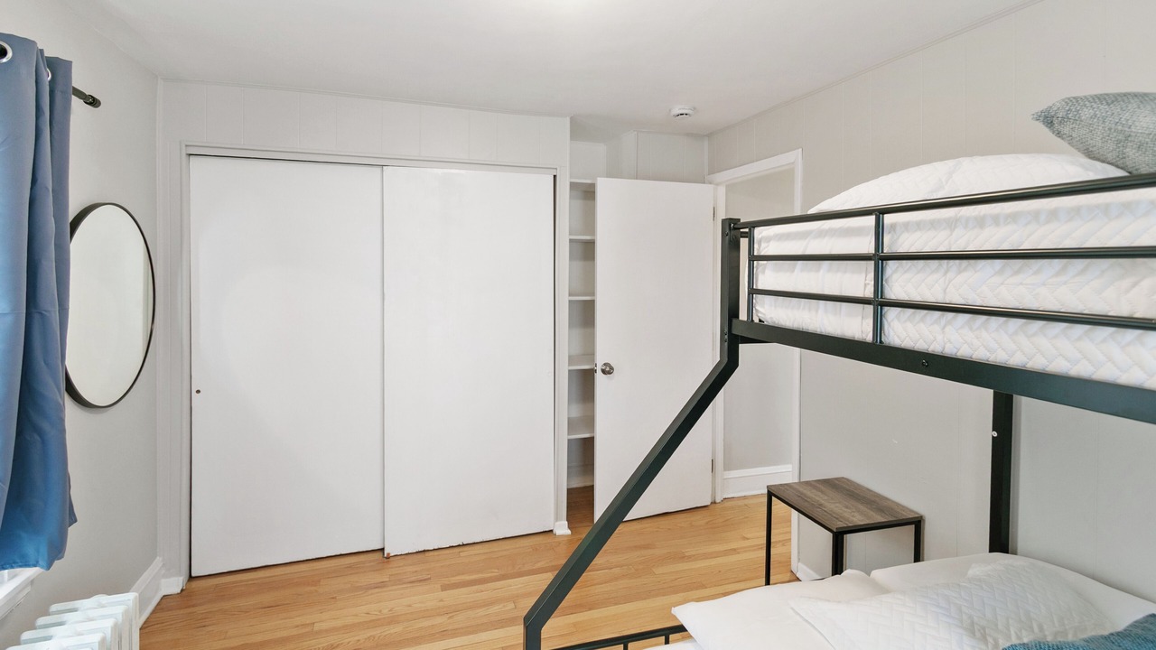 Photo of Bedroom in Highwood