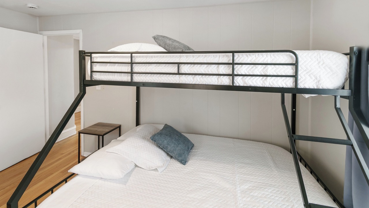 Photo of Bedroom in Highwood