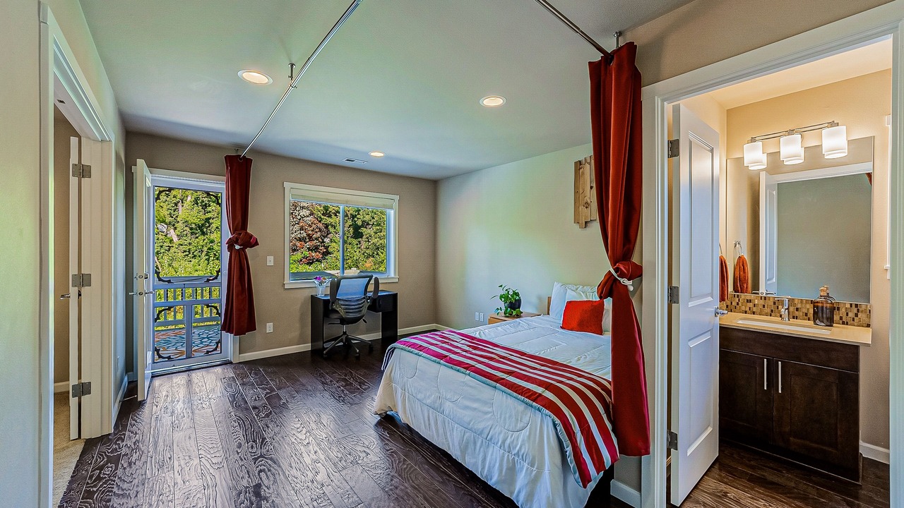 Photo of Bedroom in Bryn Mawr-Skyway