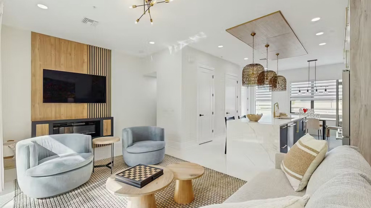 Photo of Livingroom in Downtown