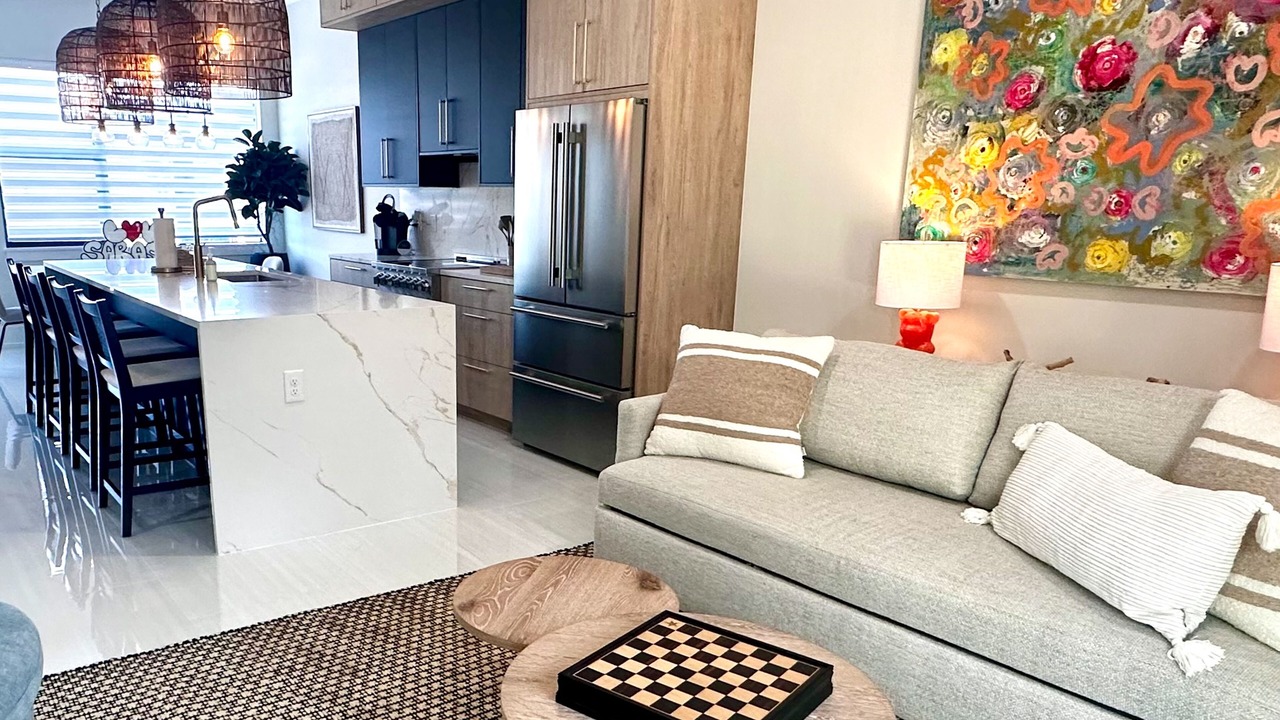 Photo of Livingroom in Downtown
