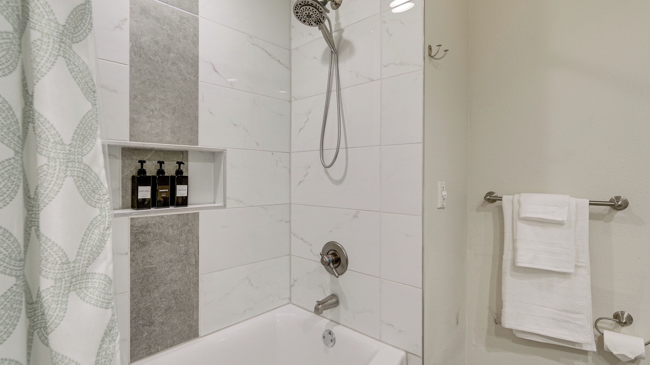 Photo of Bathroom in Leota