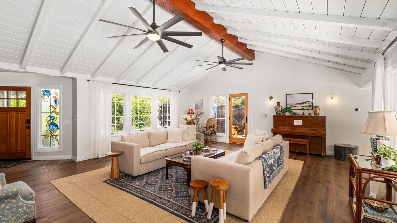 Photo of Livingroom in Hidden Valley
