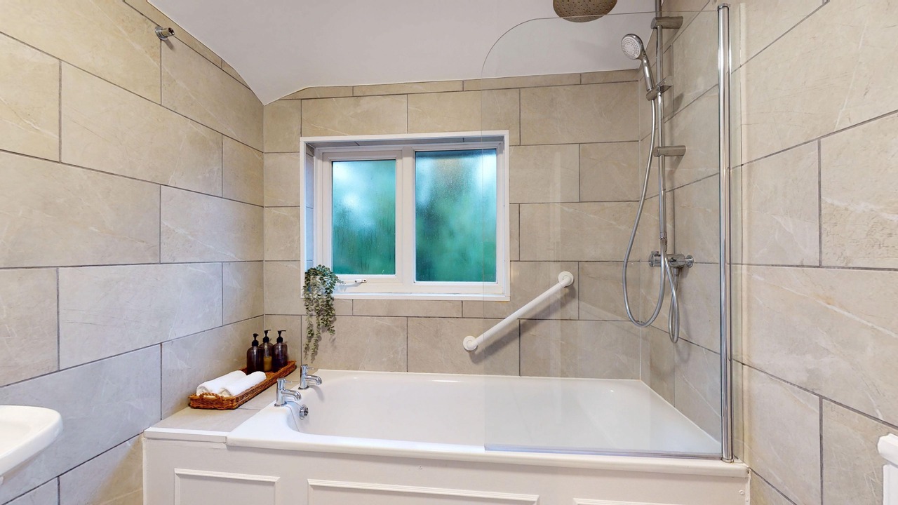 Photo of Bathroom in Oxford