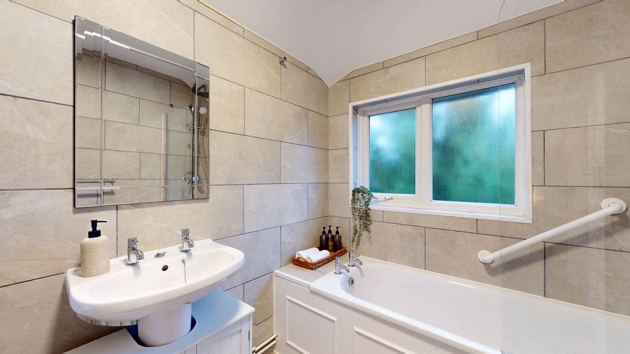 Photo of Bathroom in Oxford