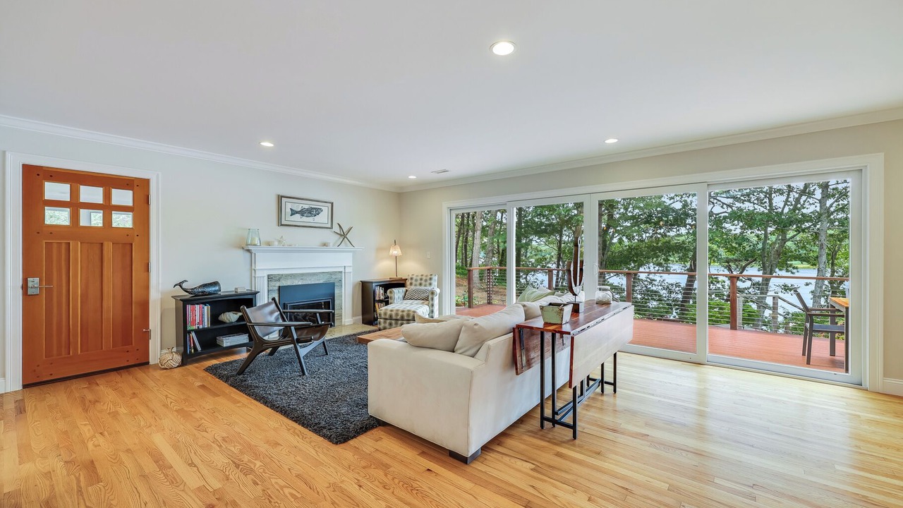 Photo of Livingroom in Cotuit