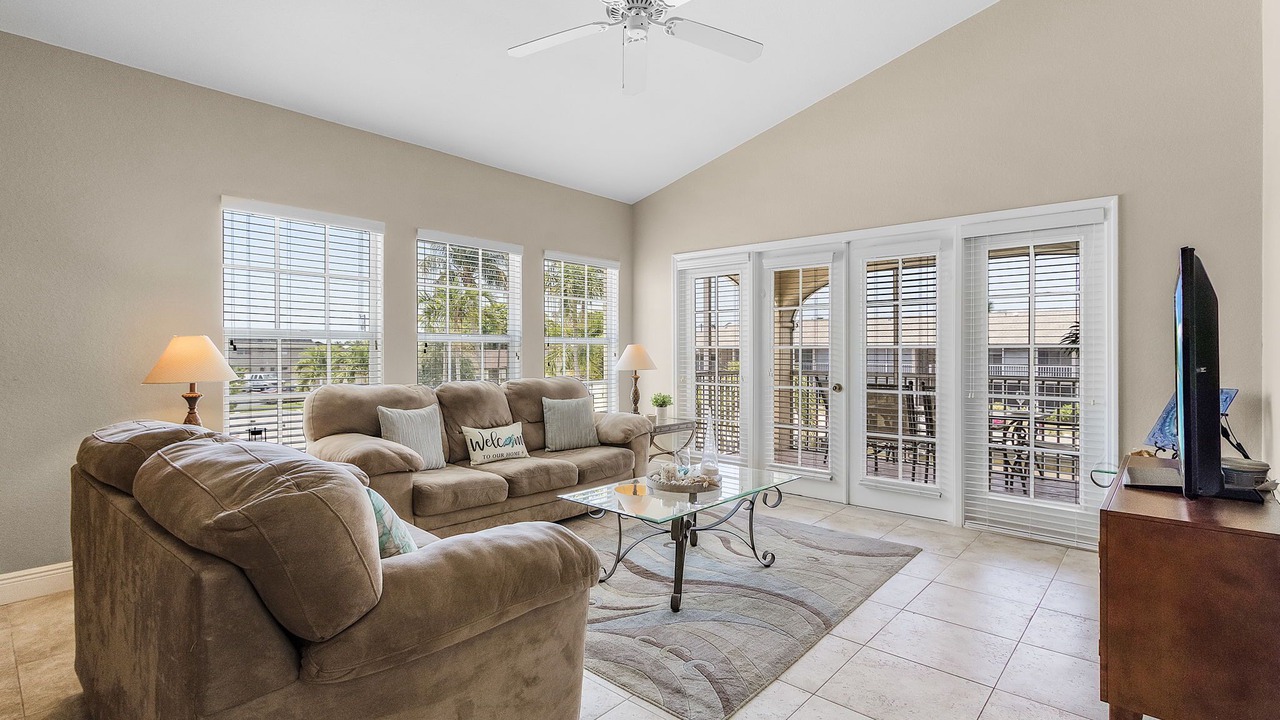 Photo of Livingroom in Caloosahatchee