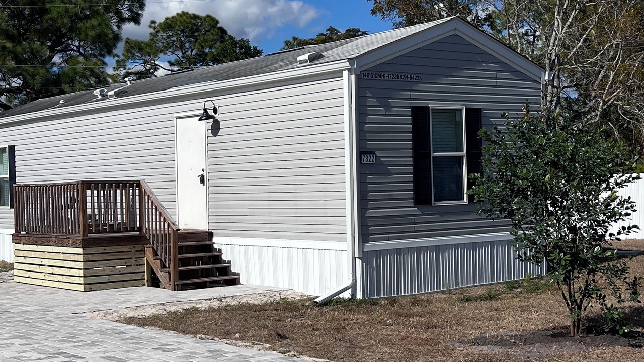 Photo of Outdoor in Suncoast Estates