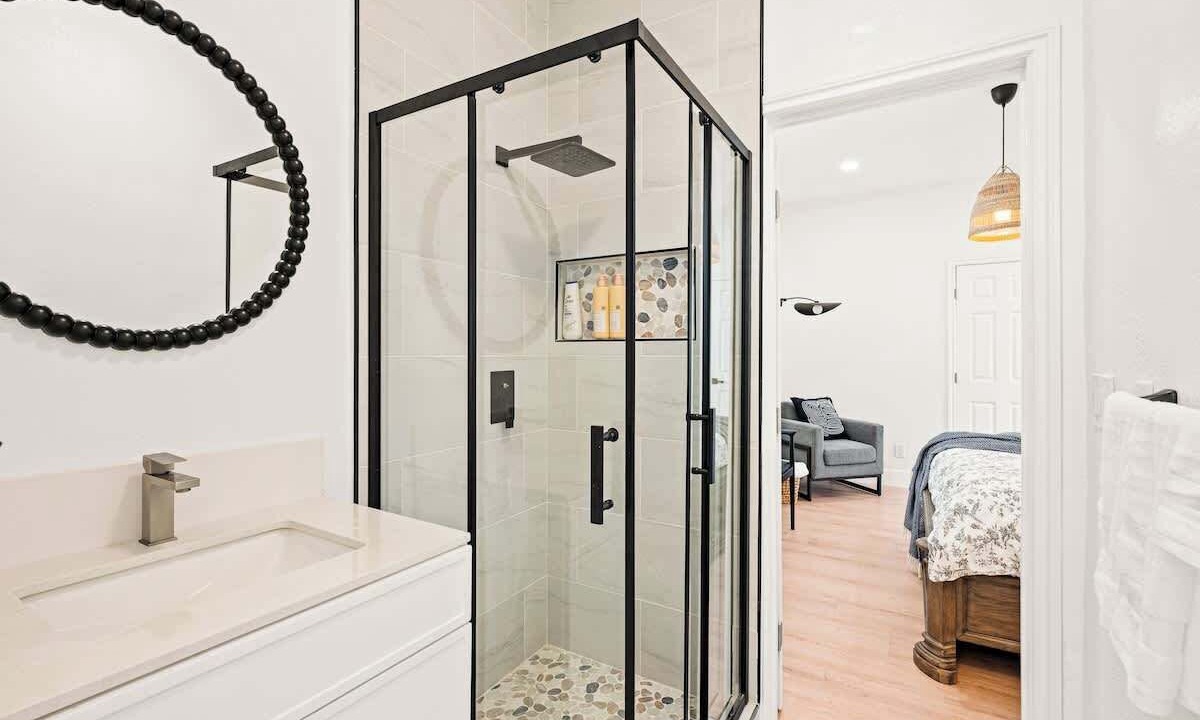 Photo of Bathroom in Harbor