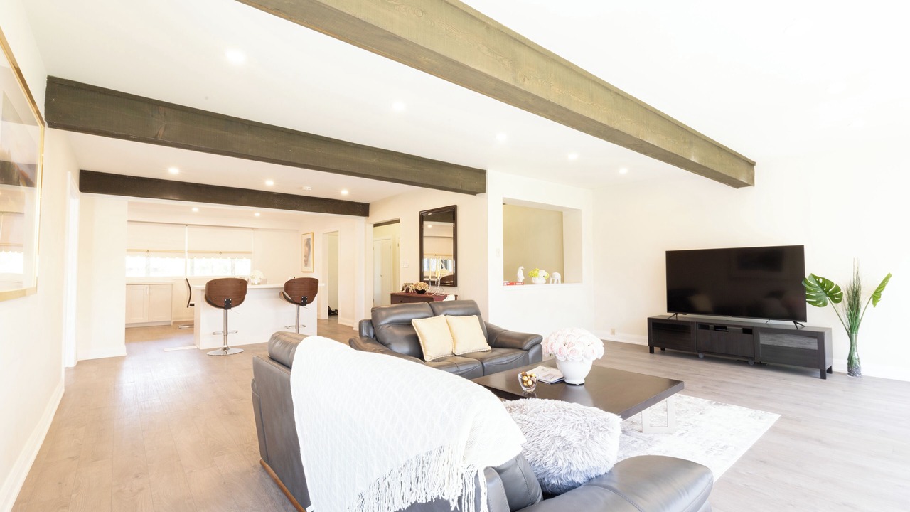 Photo of Livingroom in Newtonbrook