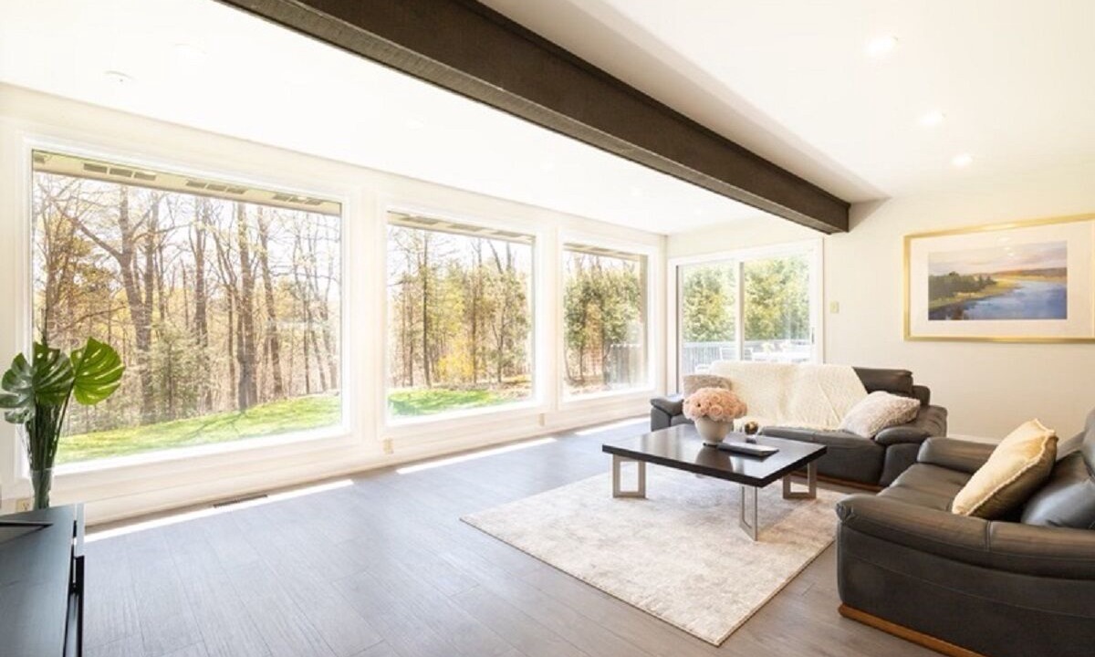 Photo of Livingroom in Newtonbrook