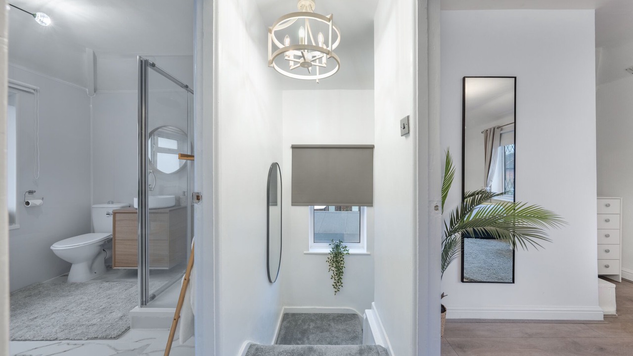 Photo of Others in Alibon