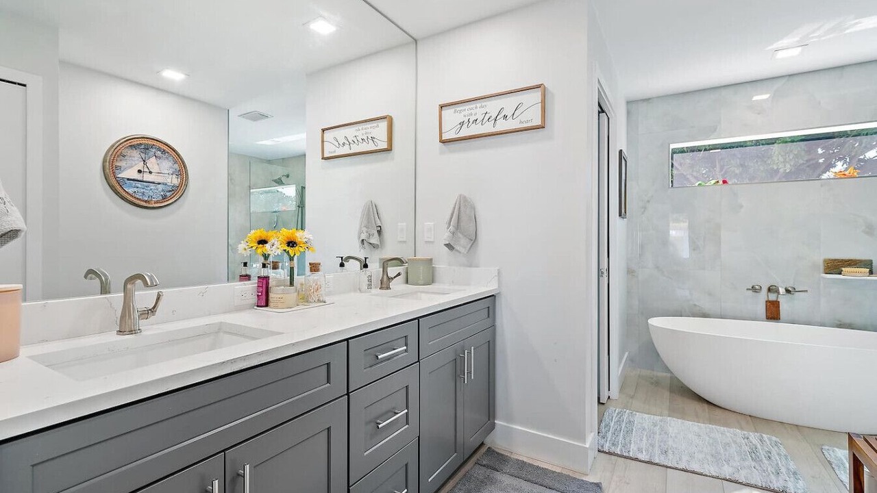 Photo of Bathroom in BallenIsles