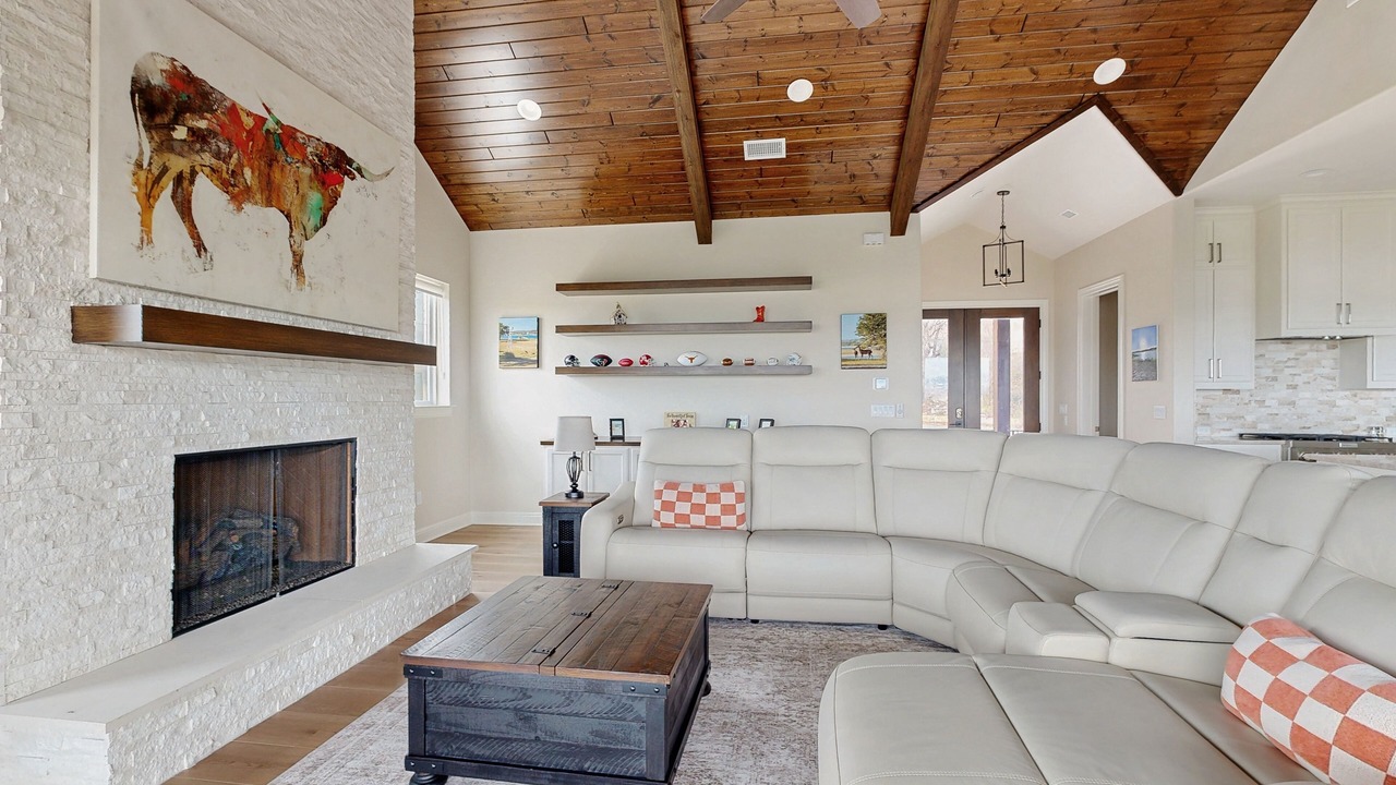 Photo of Livingroom in Point Venture