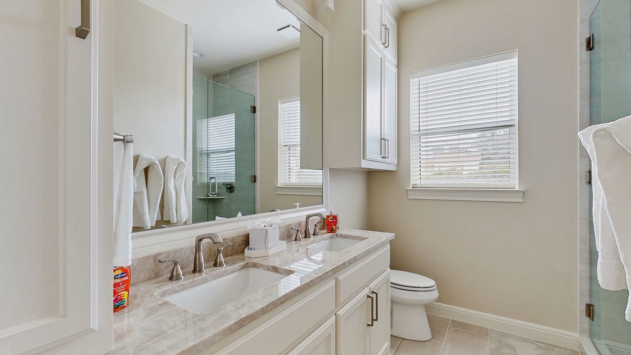 Photo of Bathroom in Point Venture