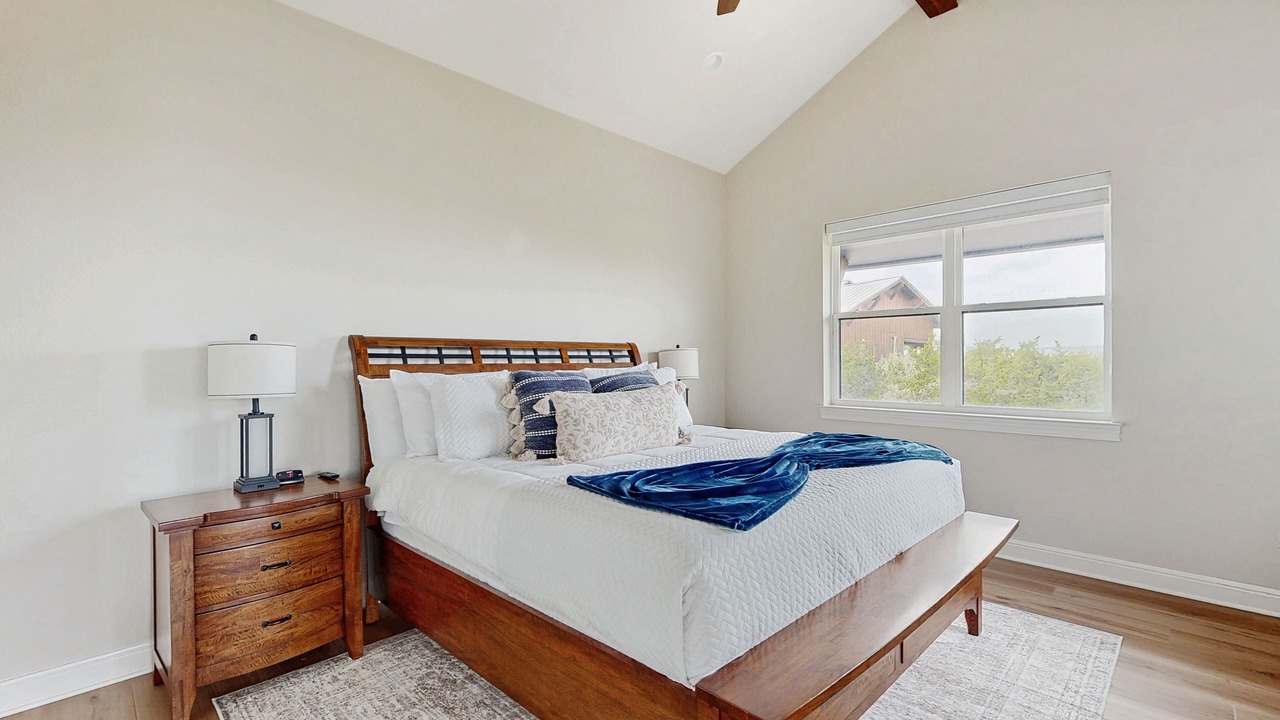 Photo of Bedroom in Point Venture