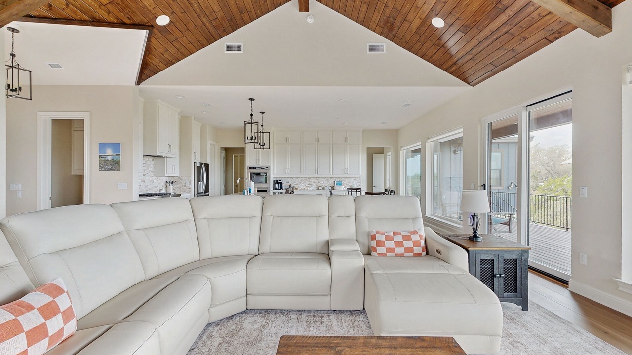 Photo of Livingroom in Point Venture