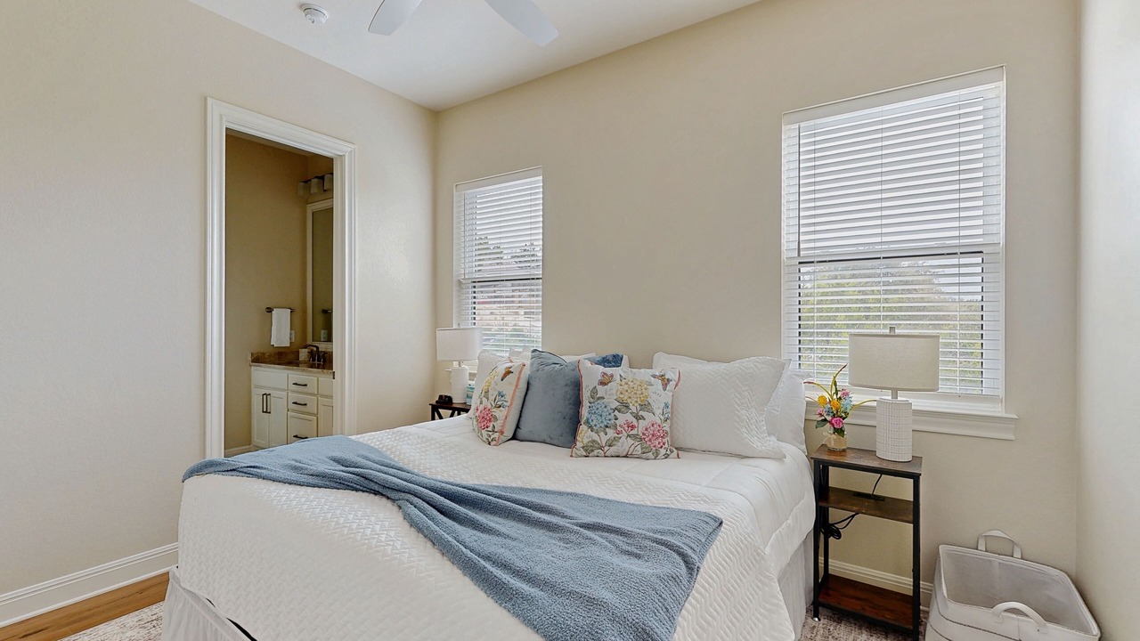 Photo of Bedroom in Point Venture