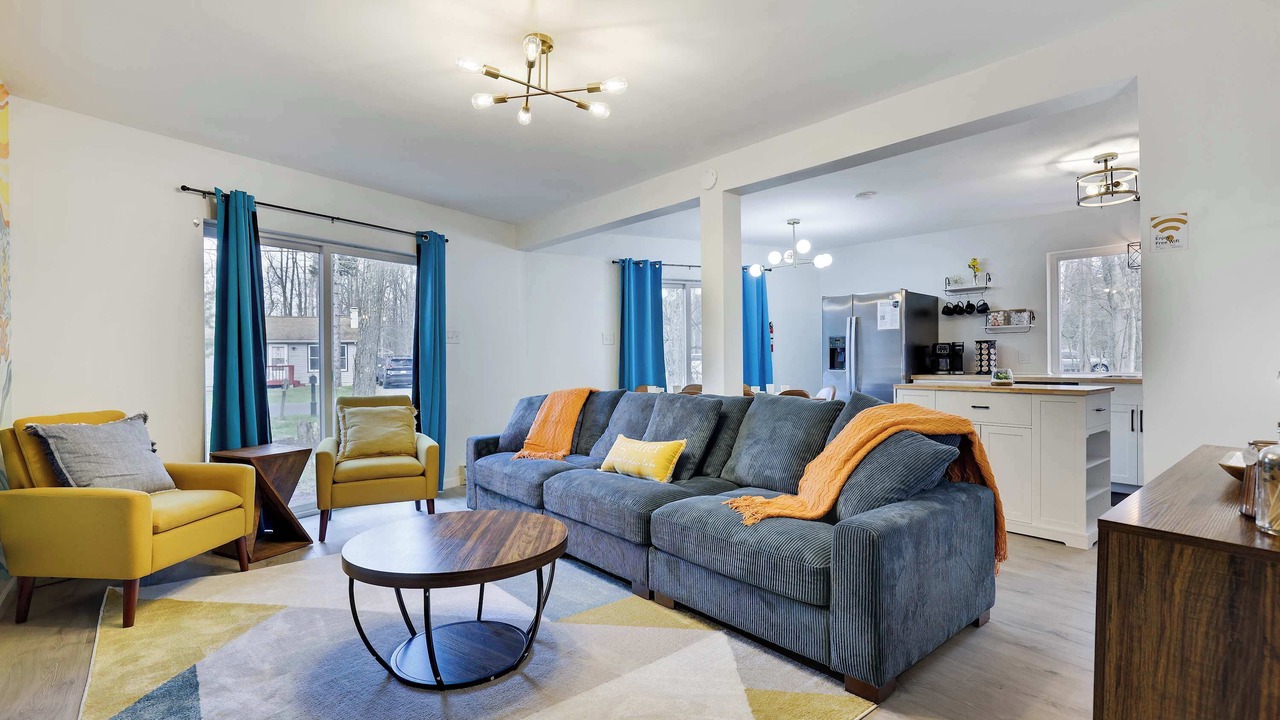 Photo of Livingroom in Tobyhanna