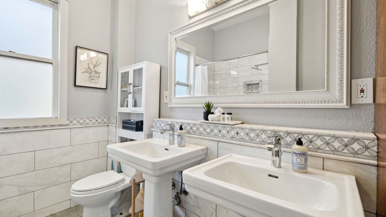 Photo of Bathroom in Junius Heights