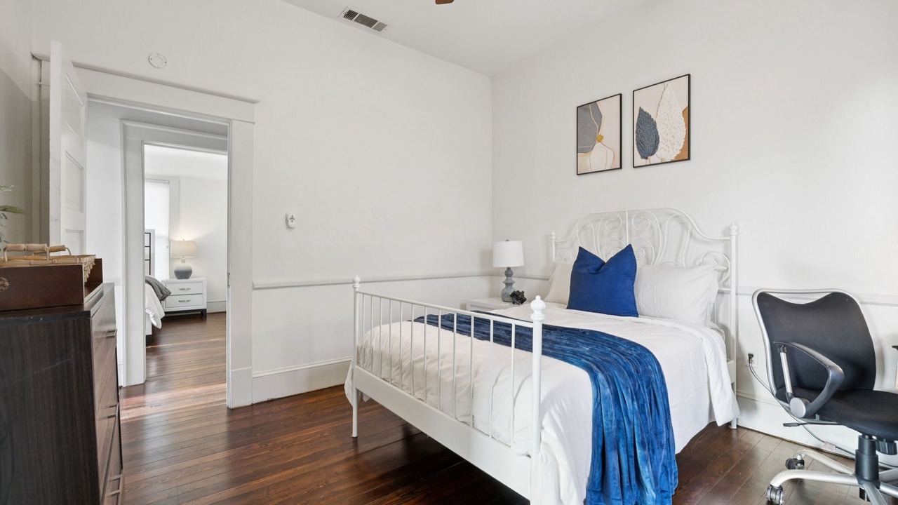 Photo of Bedroom in Junius Heights