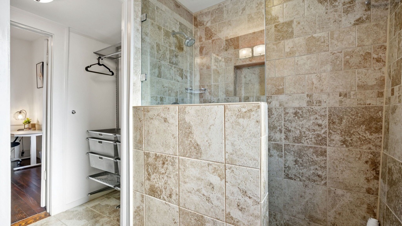 Photo of Bathroom in Junius Heights