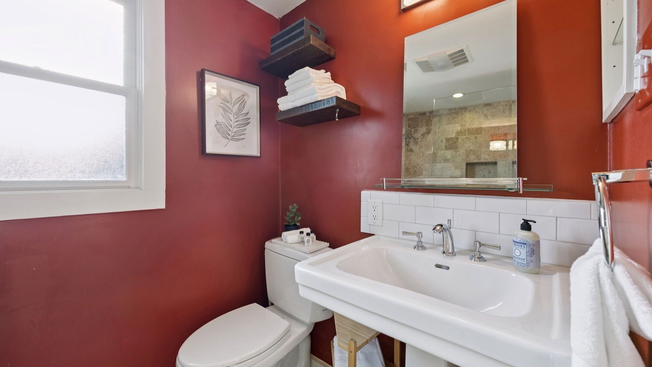 Photo of Bathroom in Junius Heights