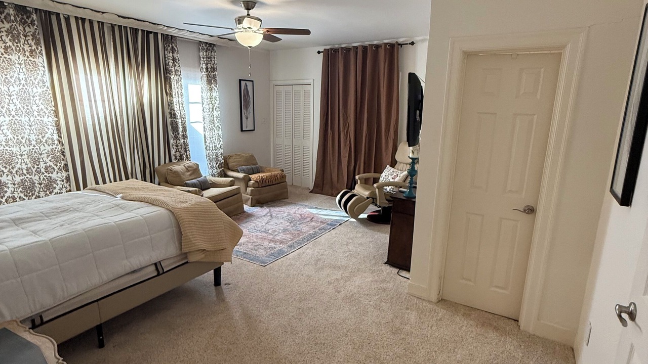 Photo of Bedroom in Sayles Blvd. Area