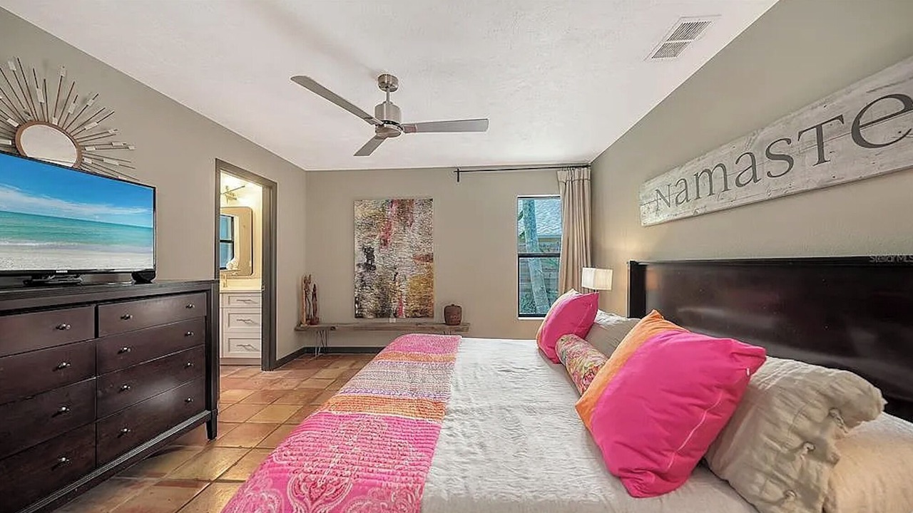 Photo of Bedroom in Indian Beach Sapphire Shores