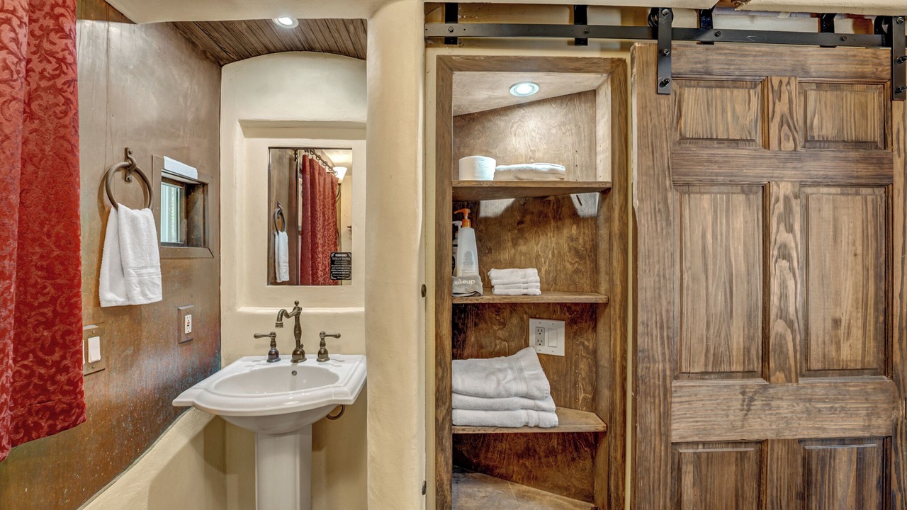 Photo of Bathroom in Driftwood