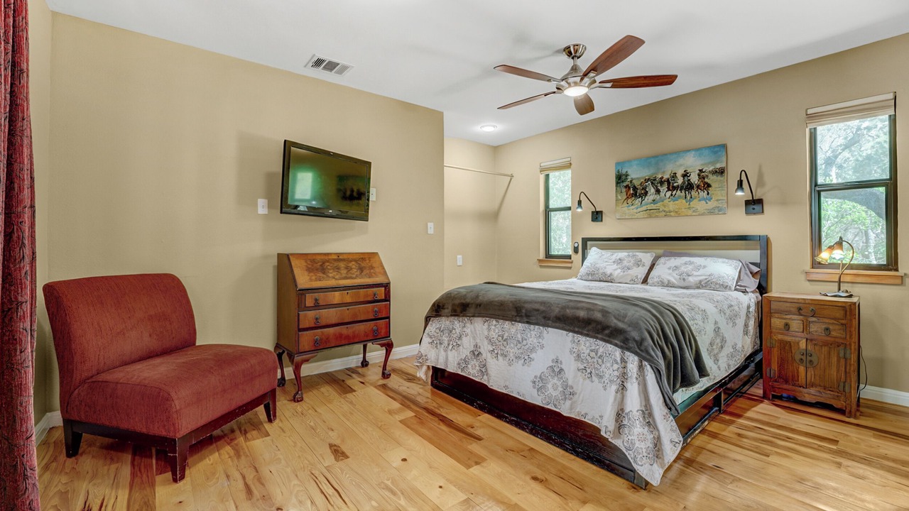 Photo of Bedroom in Driftwood