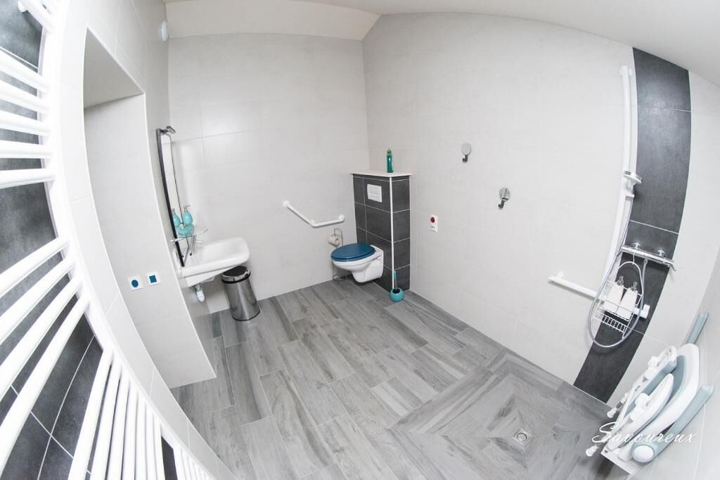 Photo of Bathroom in Challain-la-Potherie