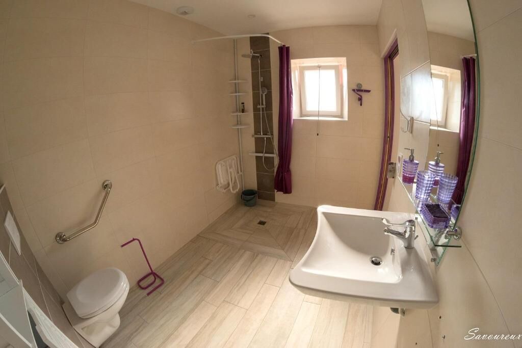 Photo of Bathroom in Challain-la-Potherie