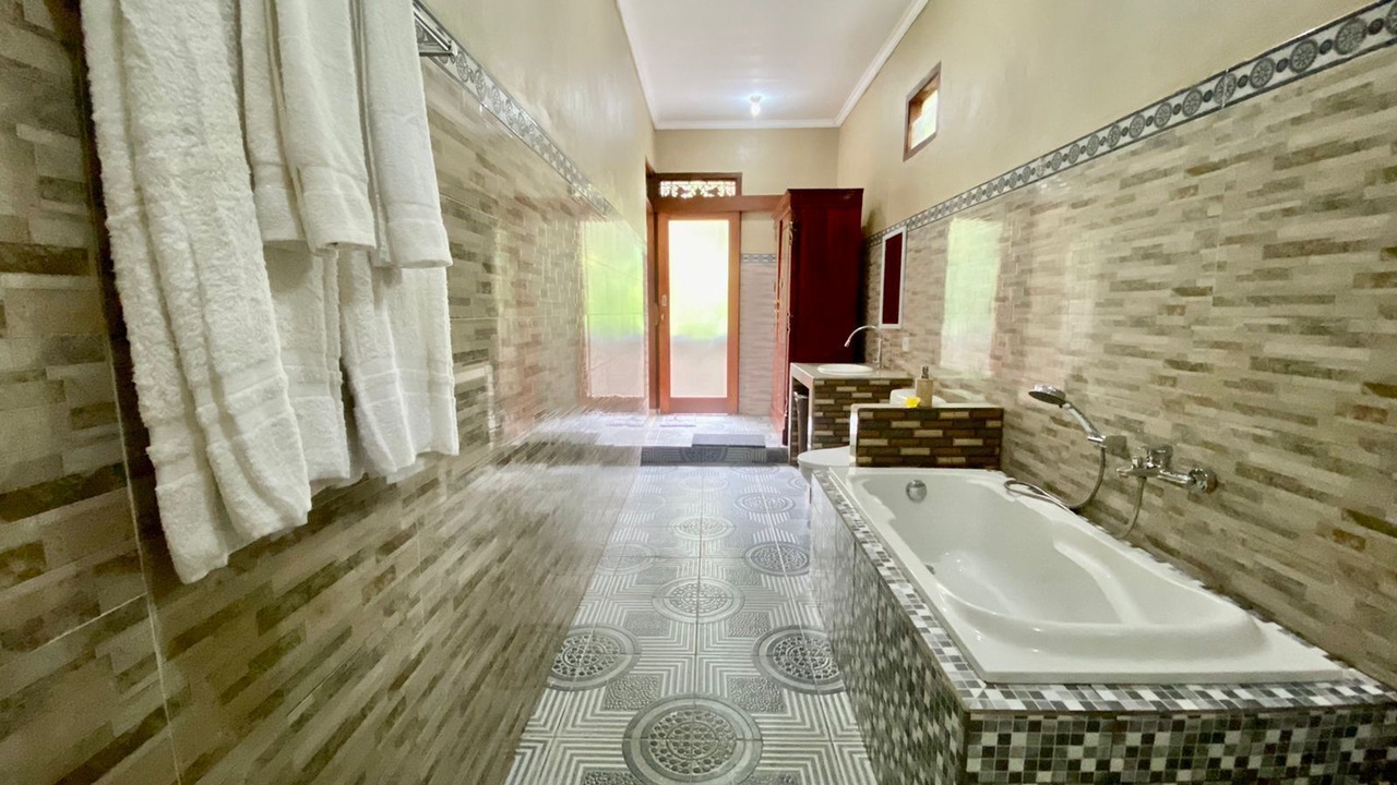 Photo of Bathroom in Sambahan