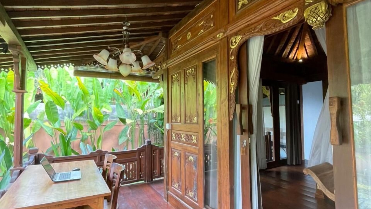 Photo of Patio Balcony in Sambahan