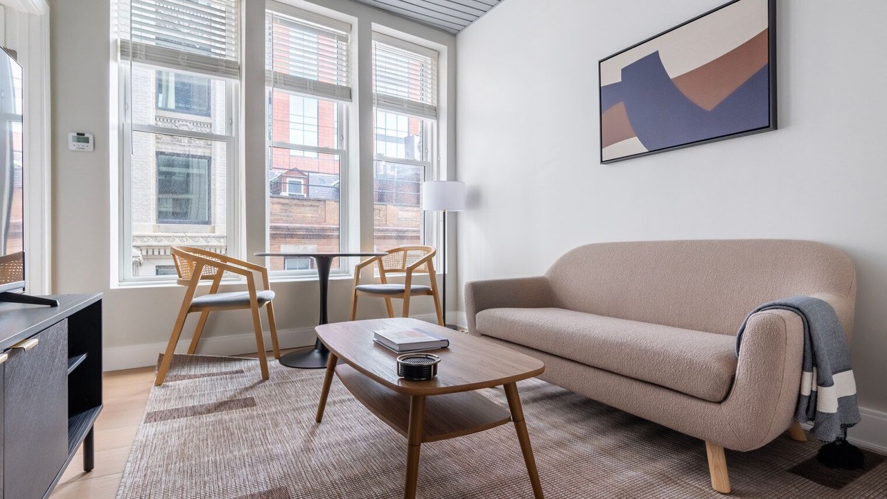 Photo of Livingroom in Downtown Boston