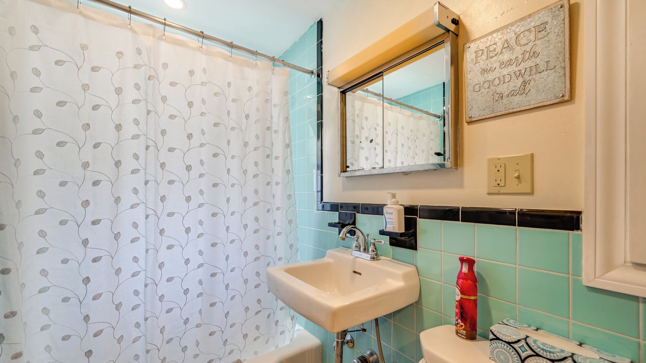 Photo of Bathroom in Hadley