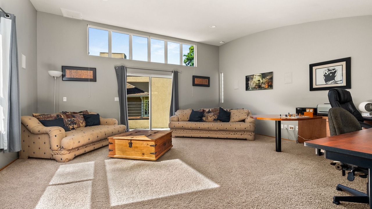 Photo of Livingroom in Northeast Tacoma