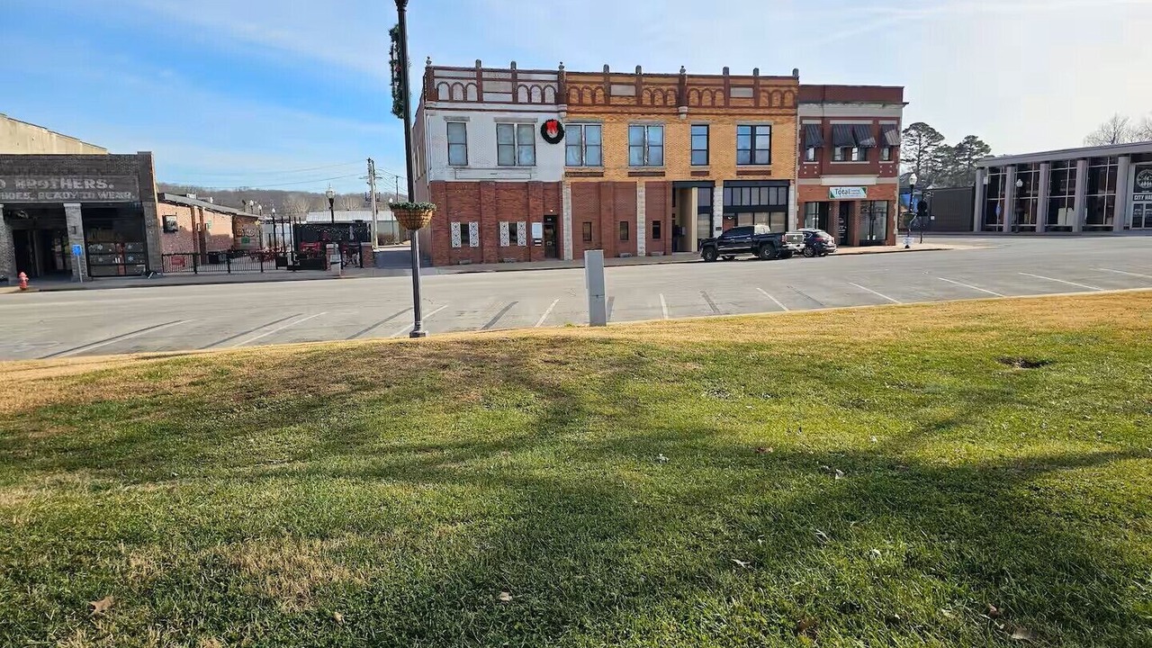 Photo of Outdoor in Neosho